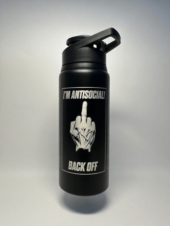 Antisosiaalinen alumiininen juomapullo 600 ml – I’M ANTISOCIAL! Hands Off / Back Off / Zero Contact